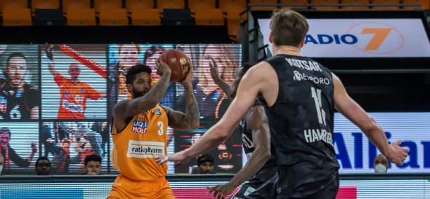 压制上曾多 压制上曾多