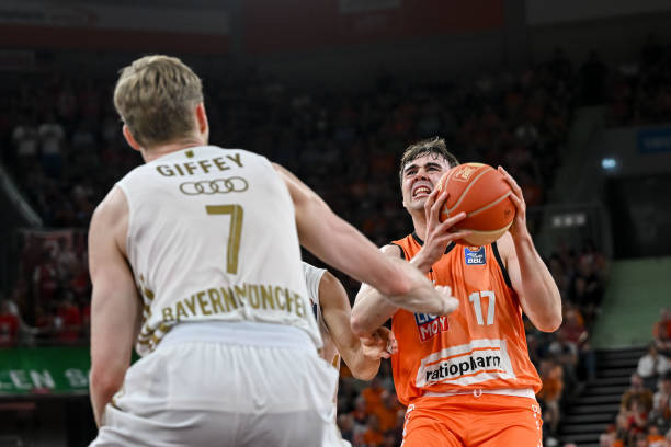 分球和快攻 分球和快攻